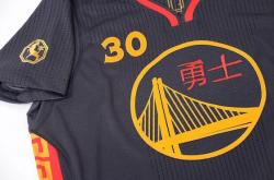 km 包网-篮网队球员互动频繁，积极备战下一场比赛