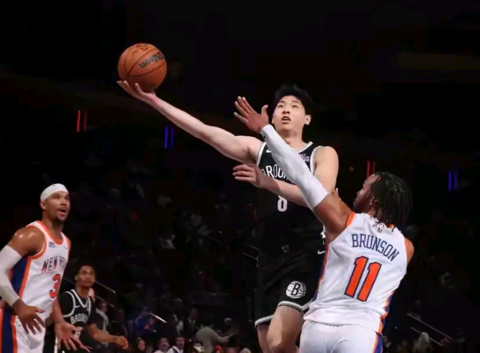 篮网队将迎战尼克斯，客场备战关键战役稳扎稳打的简单介绍
